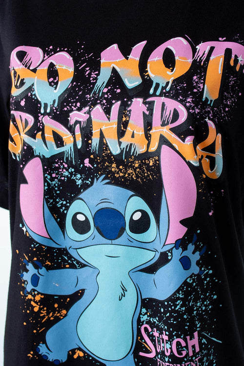 Card slide image -  CAMISETA DE STITCH NEGRA ESTAMPADA EN FRENTE PARA MUJER